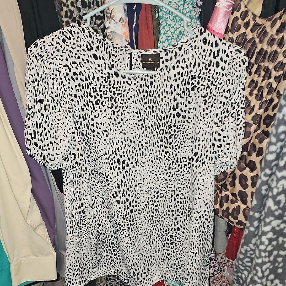 Worthington Black and White Boxy Short Sleeve Blouse